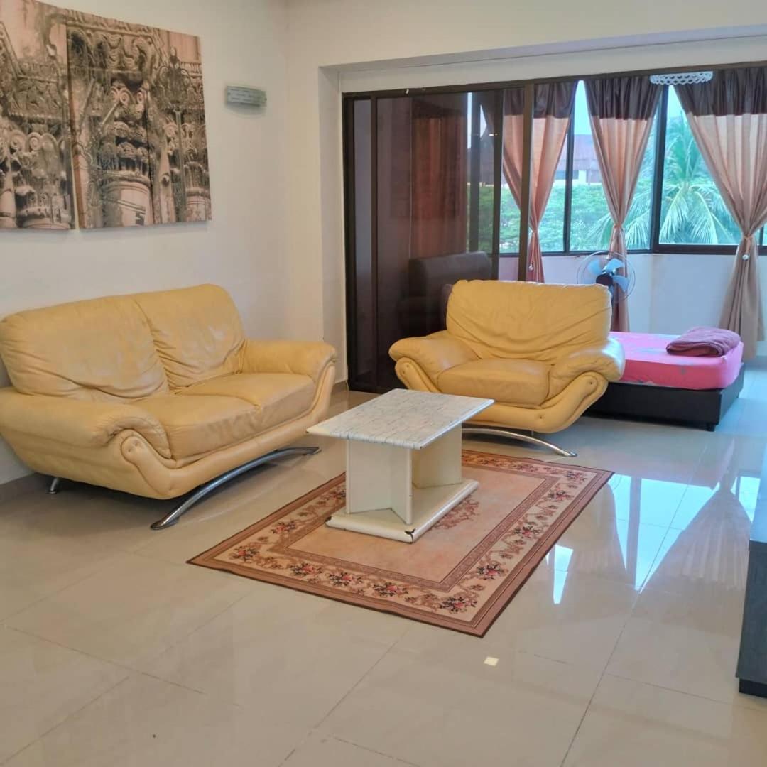 Апартаменти Sri Sayang Pearl View Бату-Феррінгі Екстер'єр фото